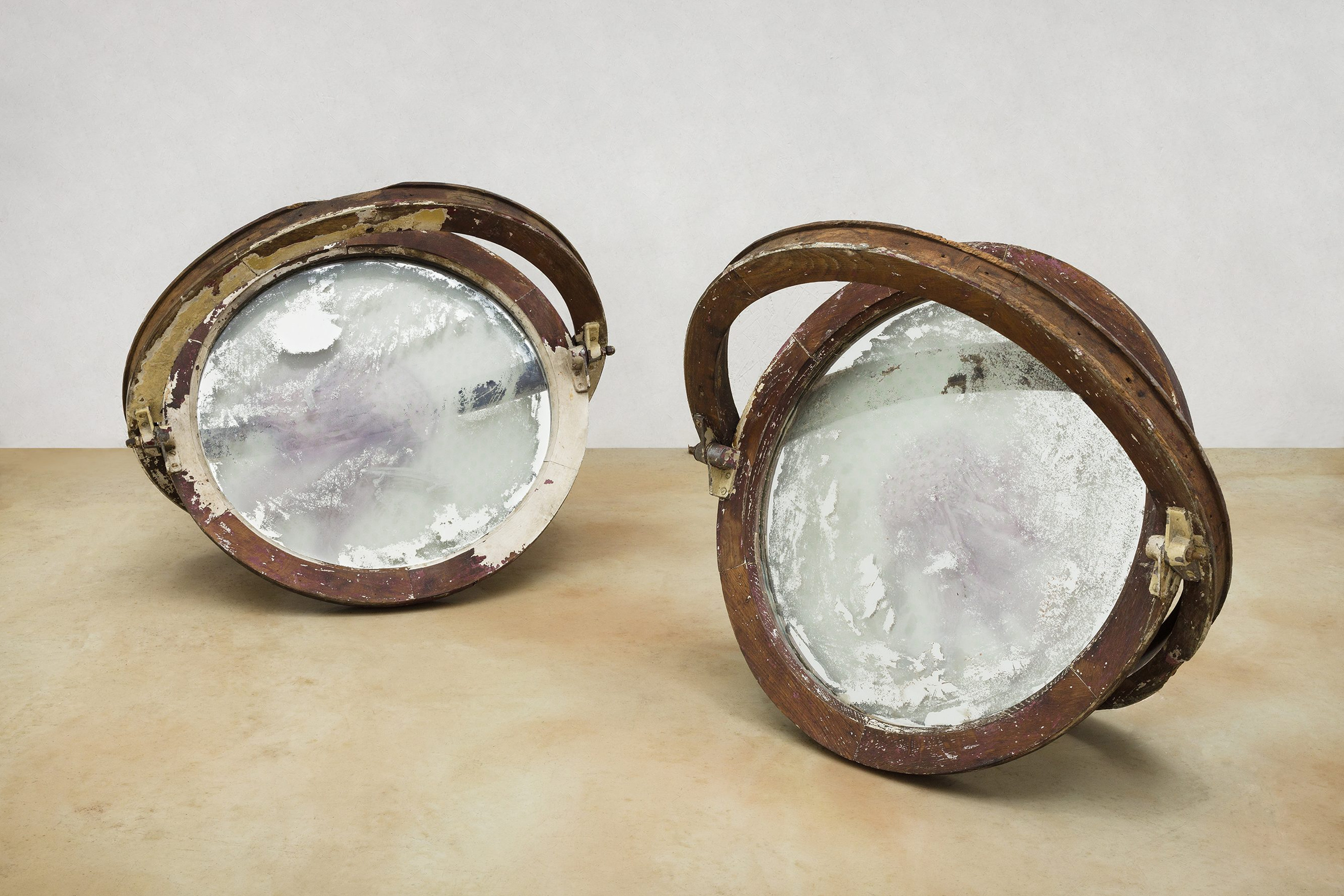 m25.거울형회화Mixed-MediaO72cm2025